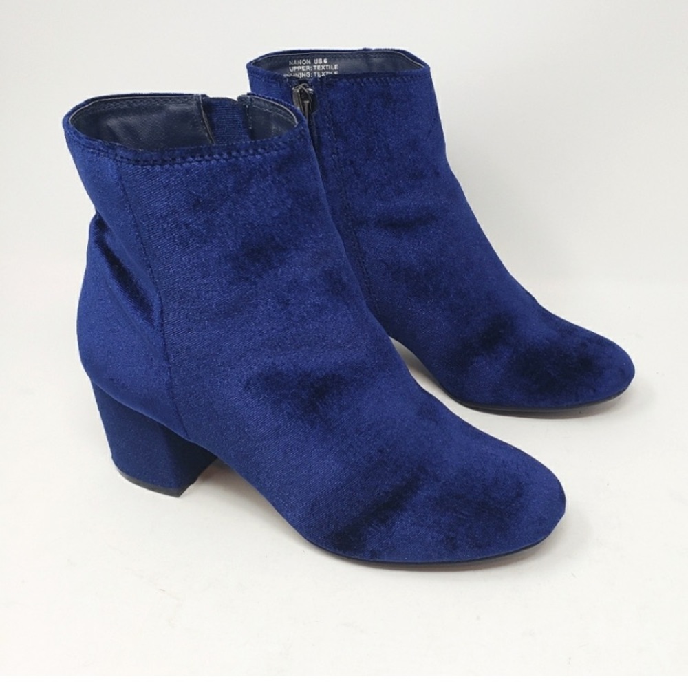 Rebel by Zigi Dark Blue Velvet Ankle Boots Womems Size 6 Side Zipper Blo…